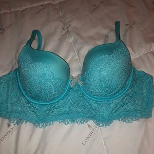 VICTORIA’S SECRET BRA 36C